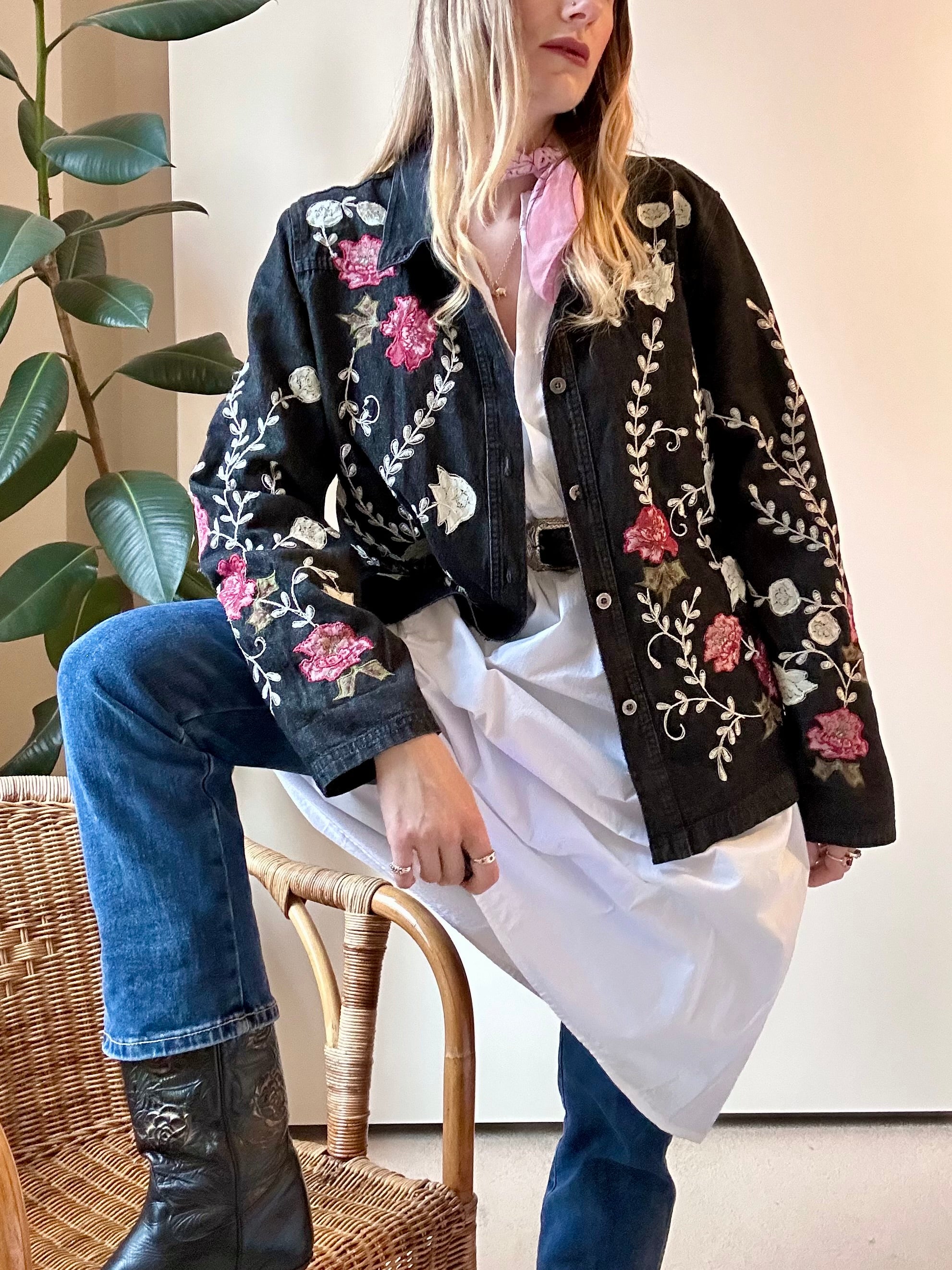 Embroidered Denim jacket - L