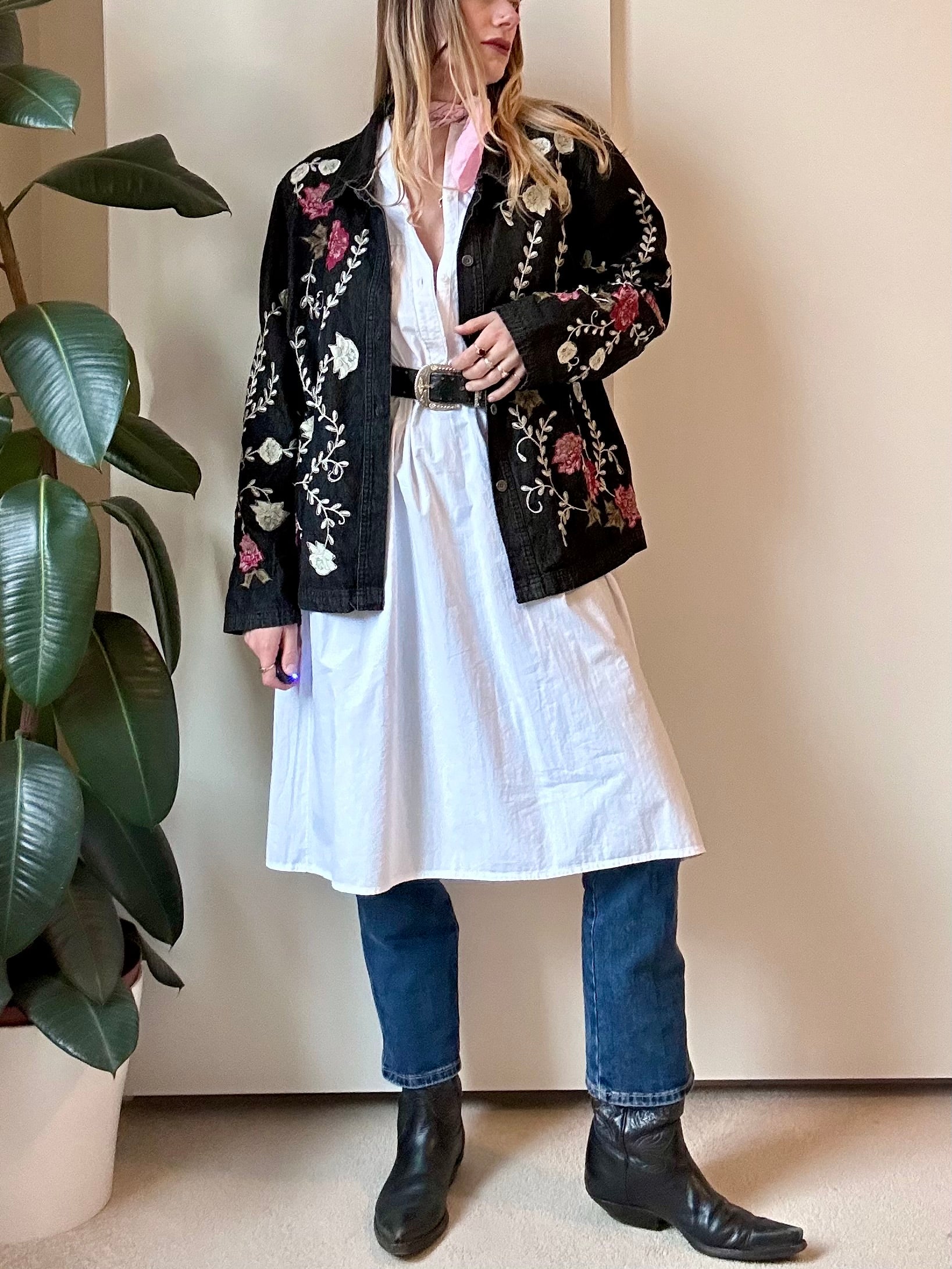 Embroidered Denim jacket - L