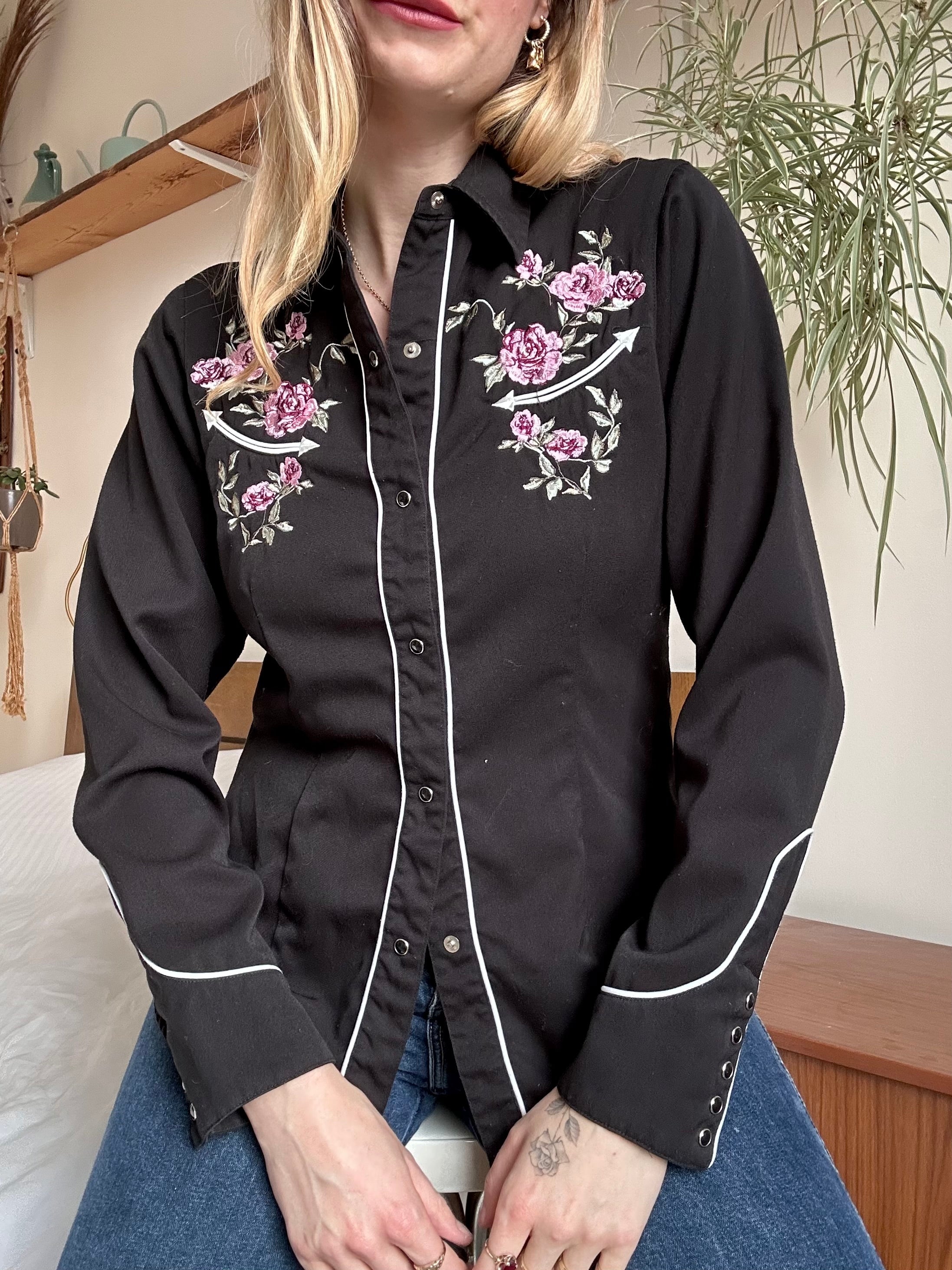 Western Embroidered shirt - S/M