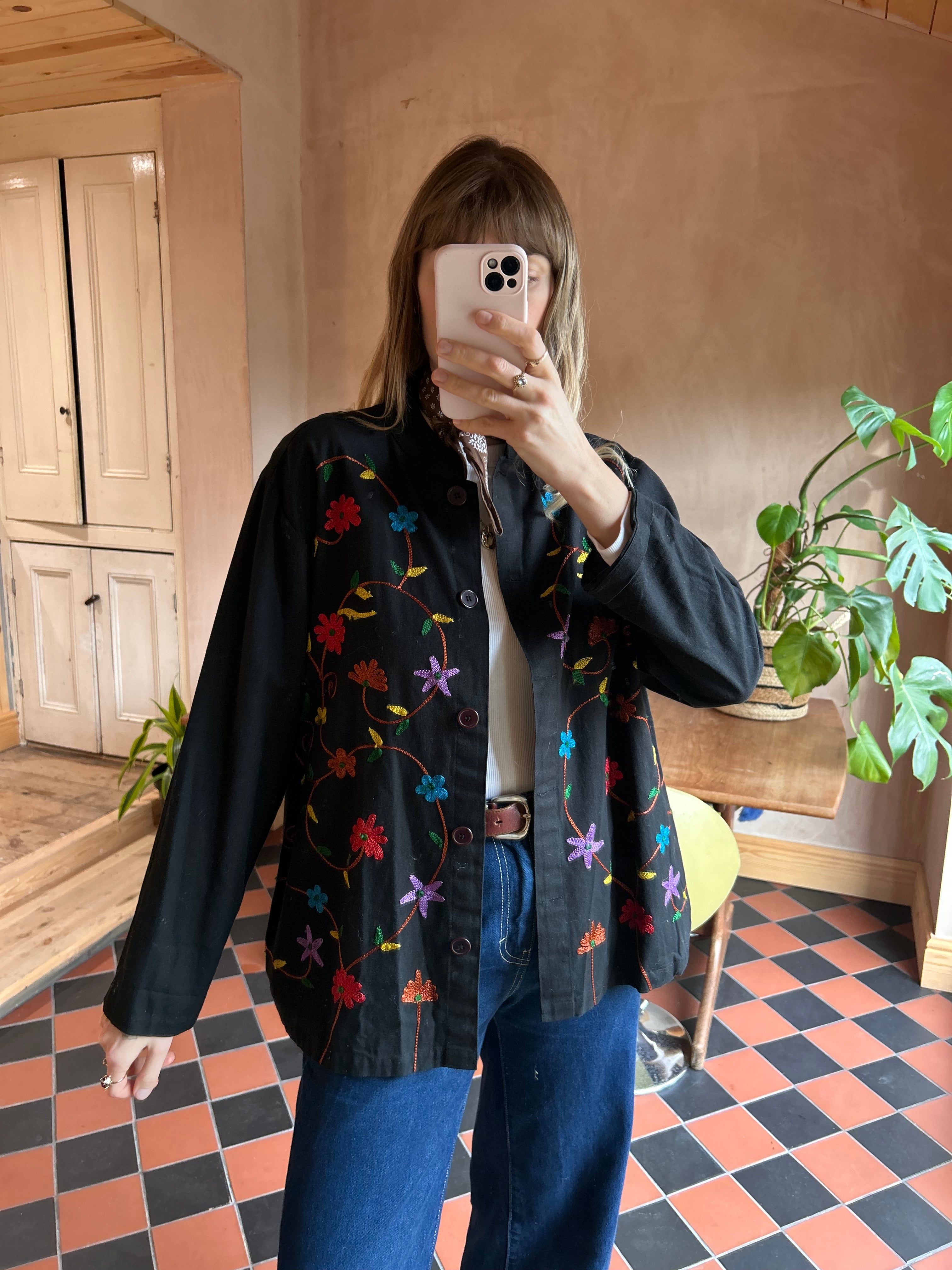 Embroidered jacket - L