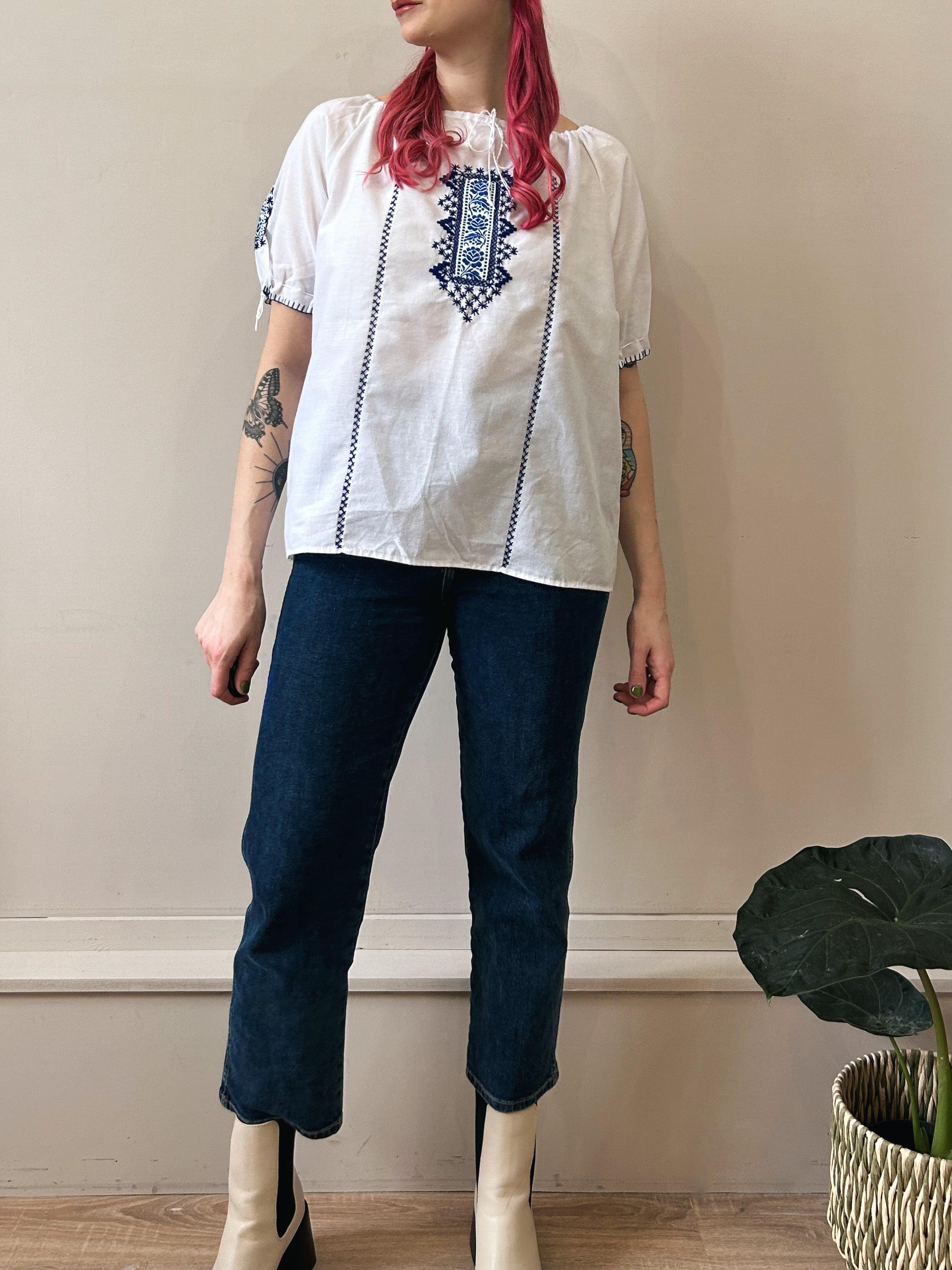Embroidered blouse - L