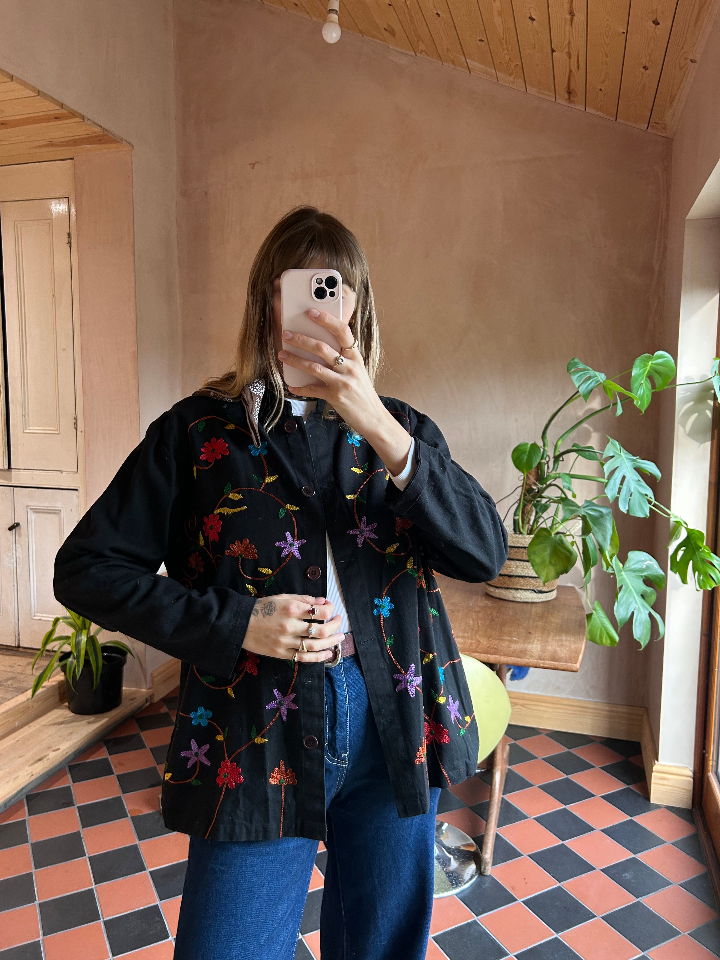 Embroidered jacket - L