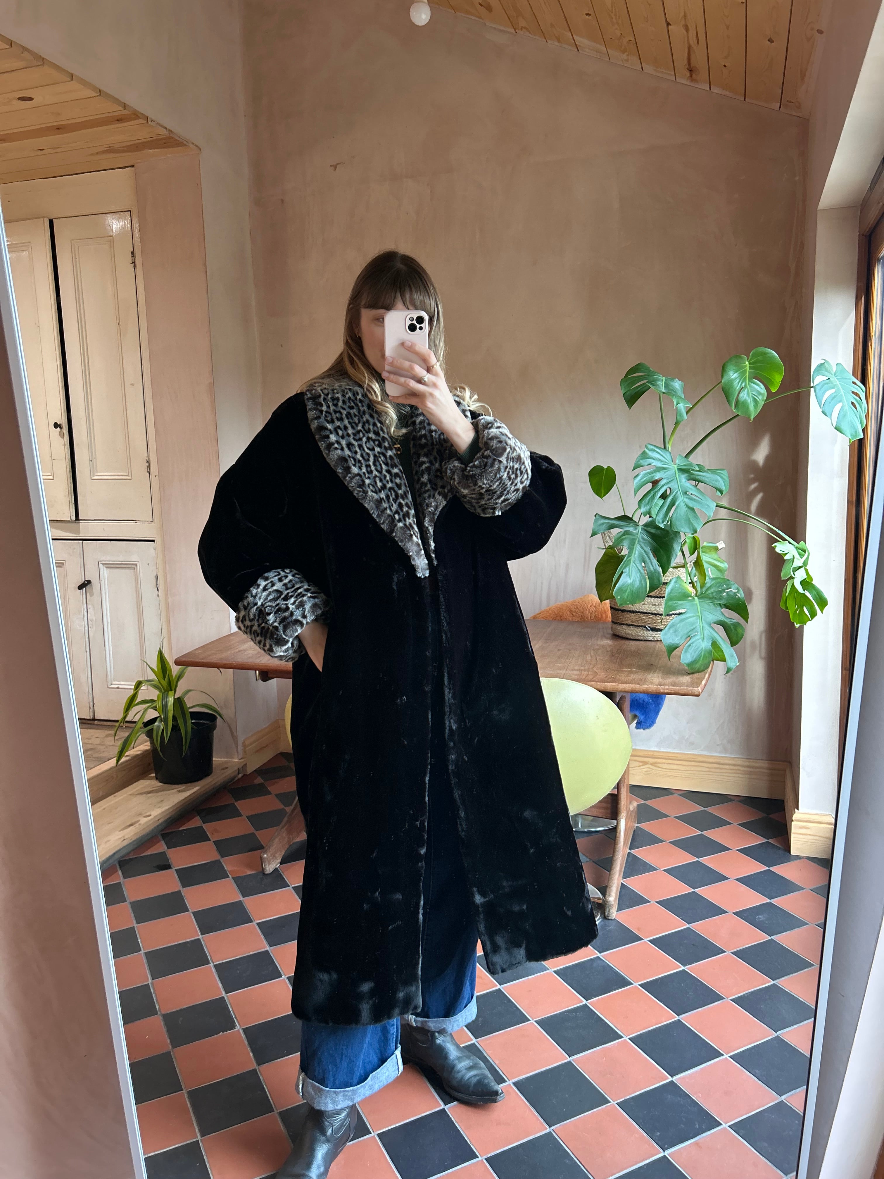 Faux Fur Coat - L/XL