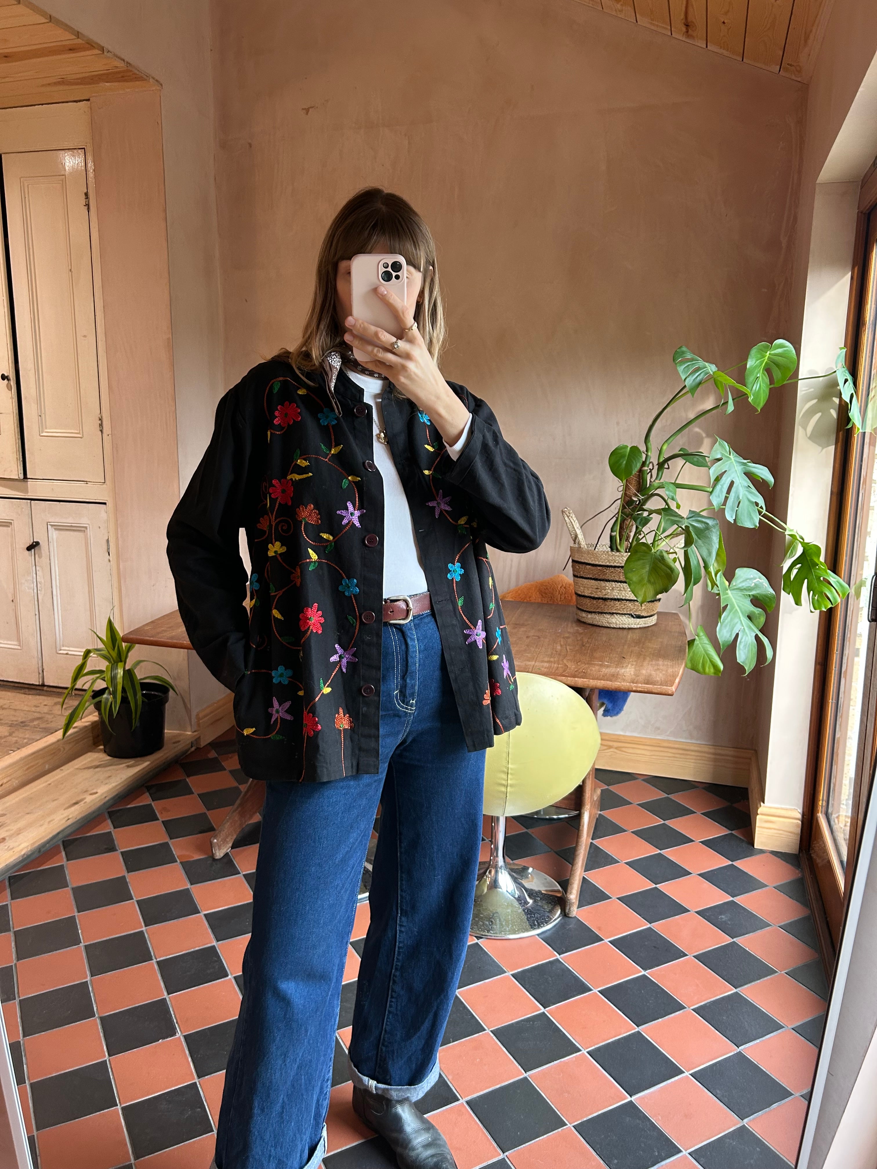 Embroidered jacket - L